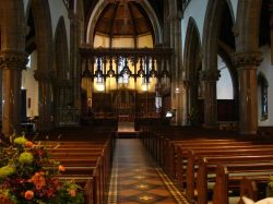 Der Altarraum von St. Andrews
